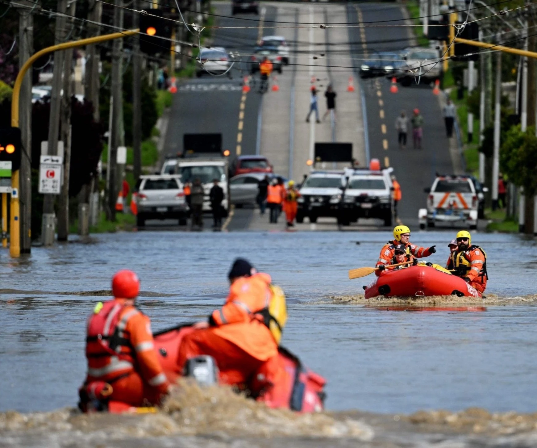 Southeastern Australia floods and residents are being rescued with floating boats (EPA) Southeastern Australia floods and residents are being rescued with floating boats (EPA)