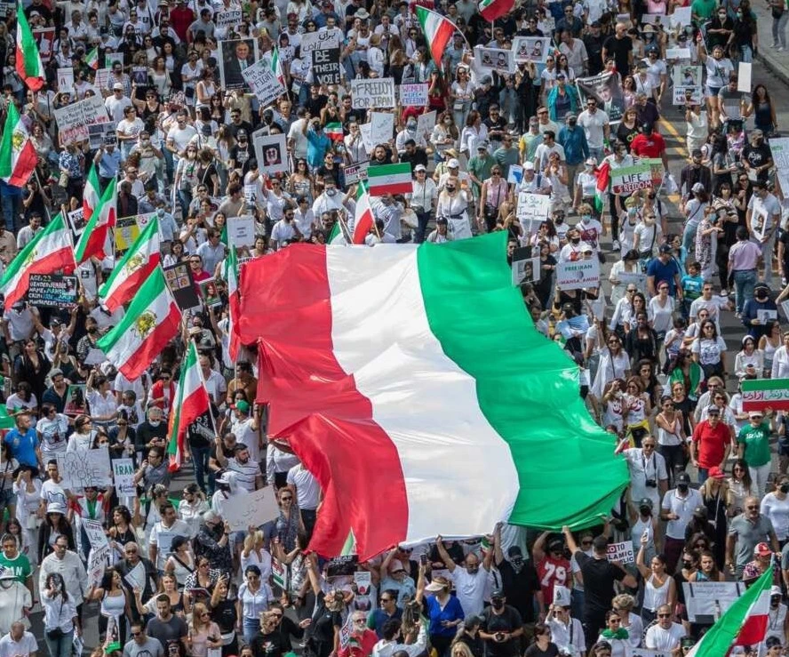 US men's soccer team breaches Iranian state sovereignty, alters flag US men's soccer team breaches Iranian state sovereignty, alters flag