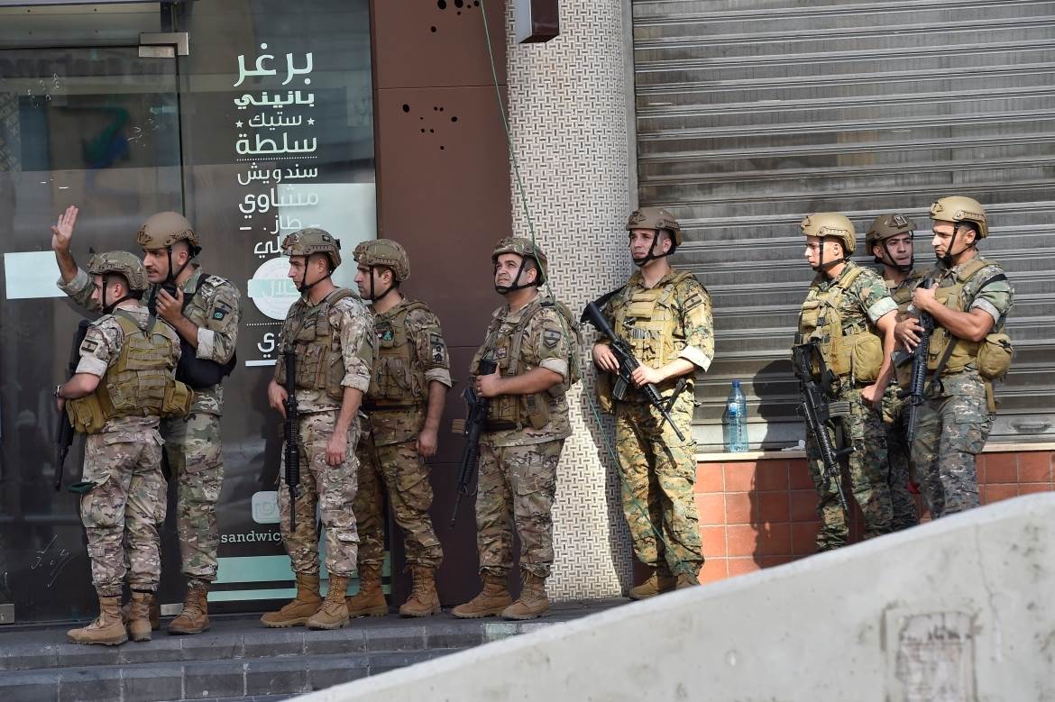 Lebanese Army soldiers in Tayouneh on October 14, 2021