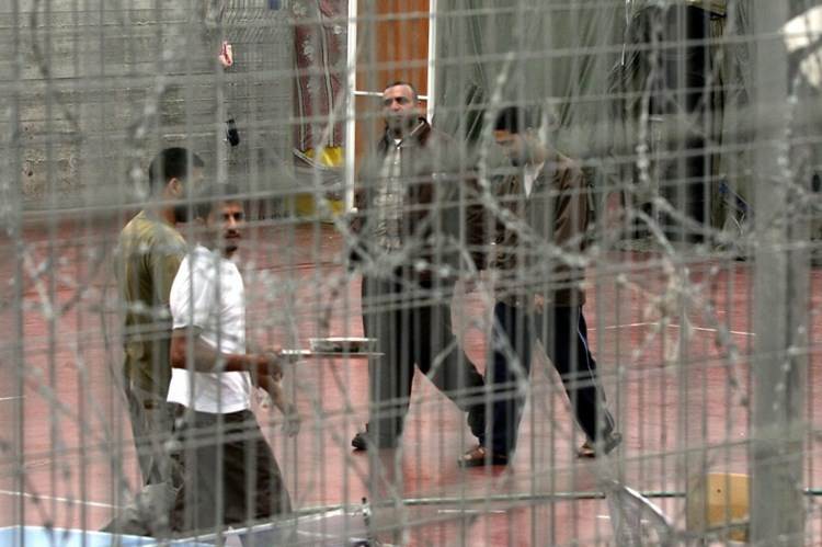 Palestinian prisoners inside an Israeli prison (archive photo).