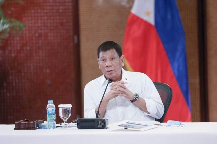 Rodrigo Duterte, Philippine President, speaks to reporters on September 15, 2021 in Manila (AFP).