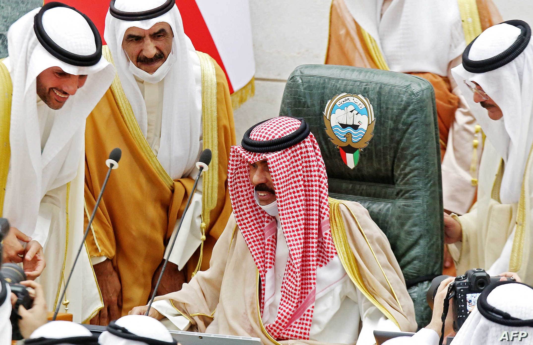 The Kuwaiti government tendered its resignation to the Emir of Kuwait