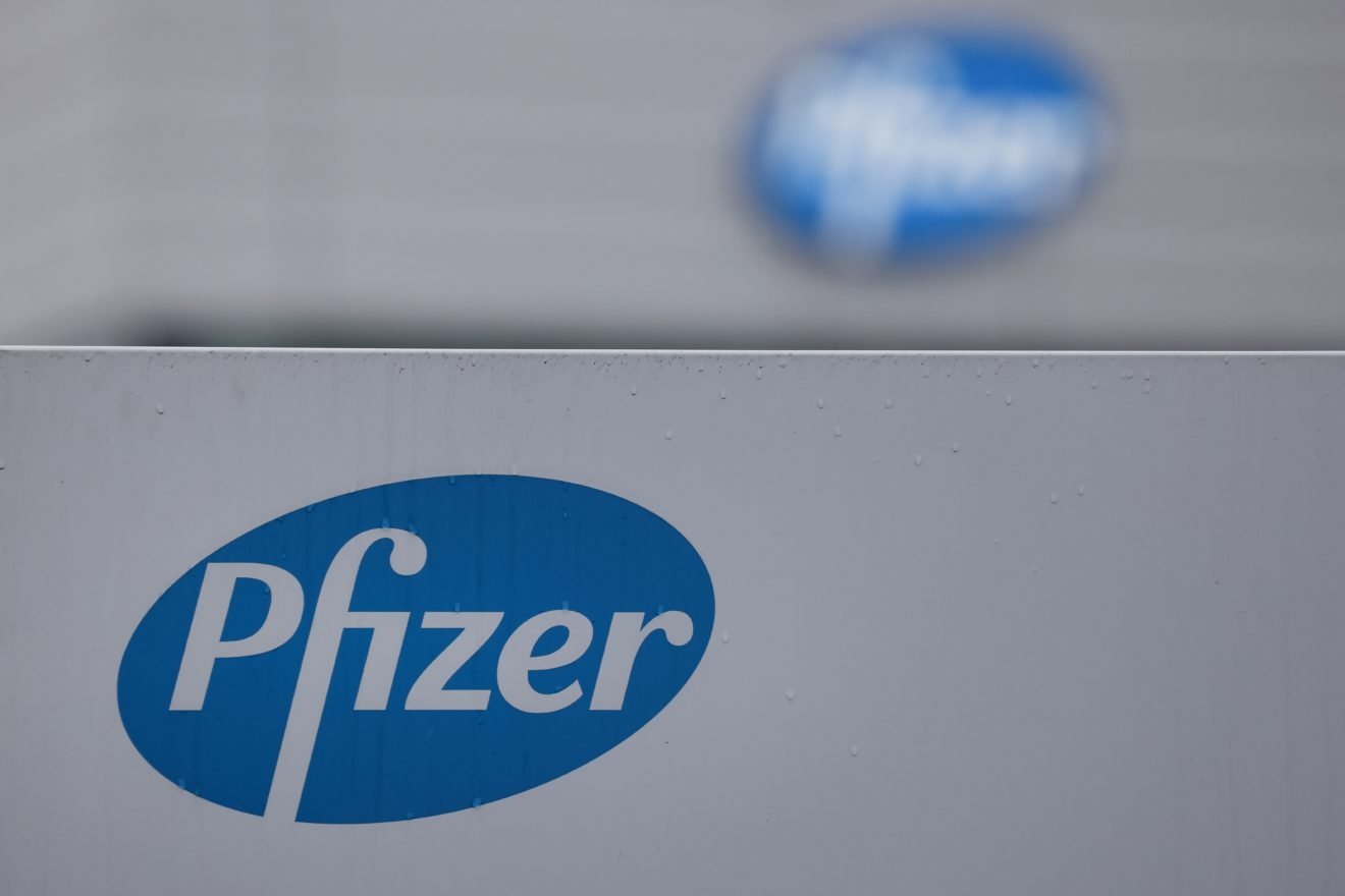 Whistleblowers said Pfizer promoted the Bextra drug for uses that were not approved by the FDA.