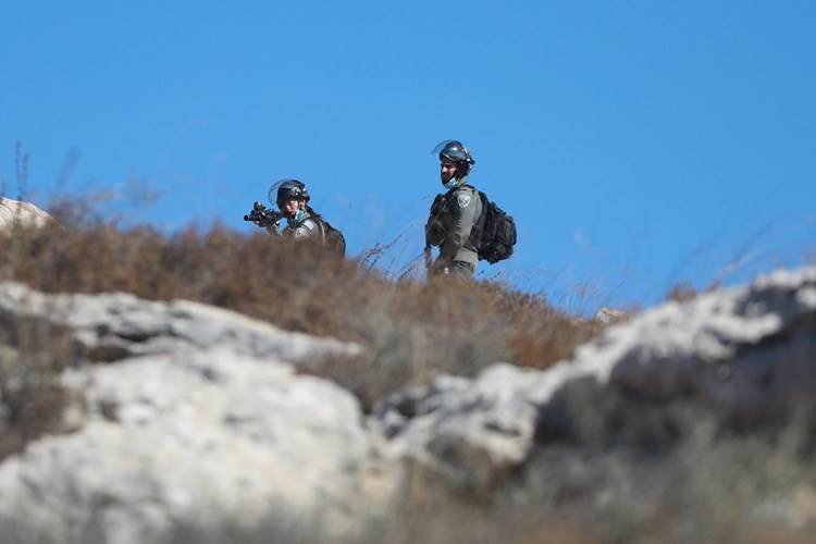 Occupation forces fire tear gas at Palestinians