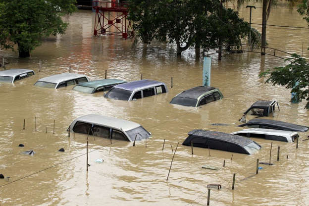 Heavy floods leave over 30,000 displaced in northern Sumatra, Indonesia