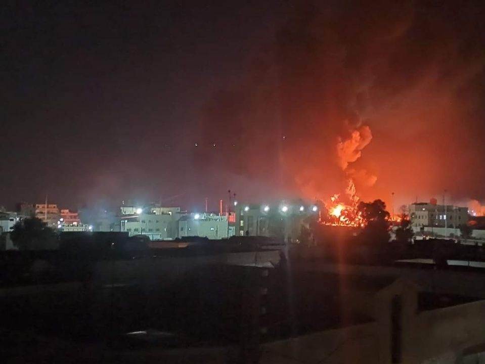 ISIS detonated a car bomb near the western entrance to Al-Sinaa prison