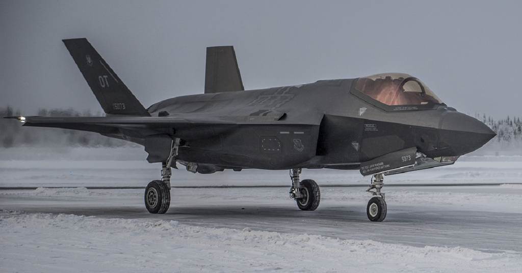 A US Air Force F-35A Lightning II sits on the flight line during pre-Initial Operational Testing and Evaluation on Jan. 23, 2018, at Eielson Air Force Base, Alaska (Source: US Air Force photo)