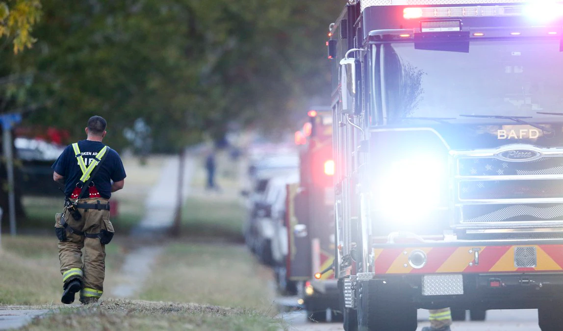 Oklahoma housefire leaves 8 dead and police investigate (CNN)