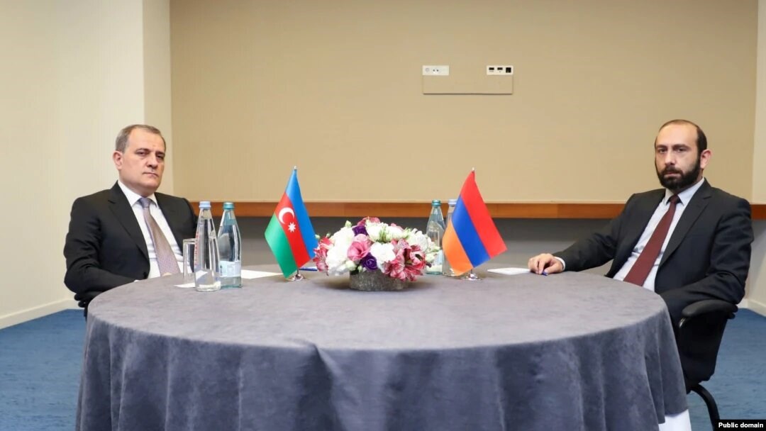 Armenia, Azerbaijan discuss peace matters in Geneva