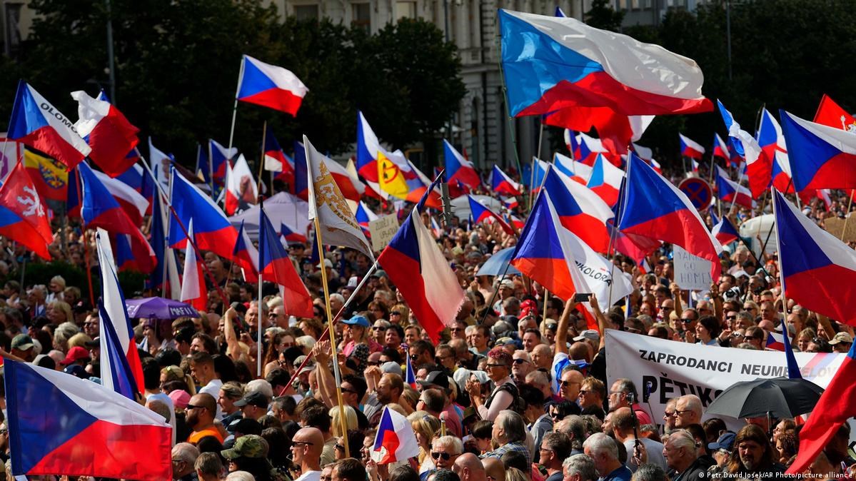 Czech protesters call for new government and direct gas talks with Russia.