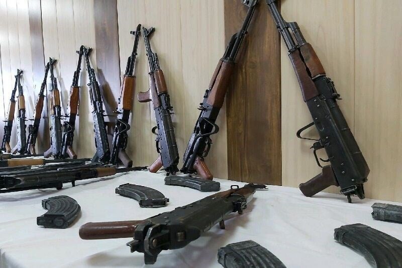 Smuggled weapons that were previously seized by the Iranian authorities (IRNA)