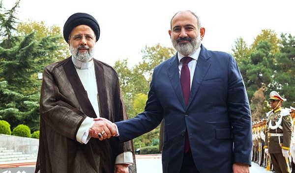 Armenian Prime Minister Nikol Pashinyan and Iranian President Ebrahim Raisi