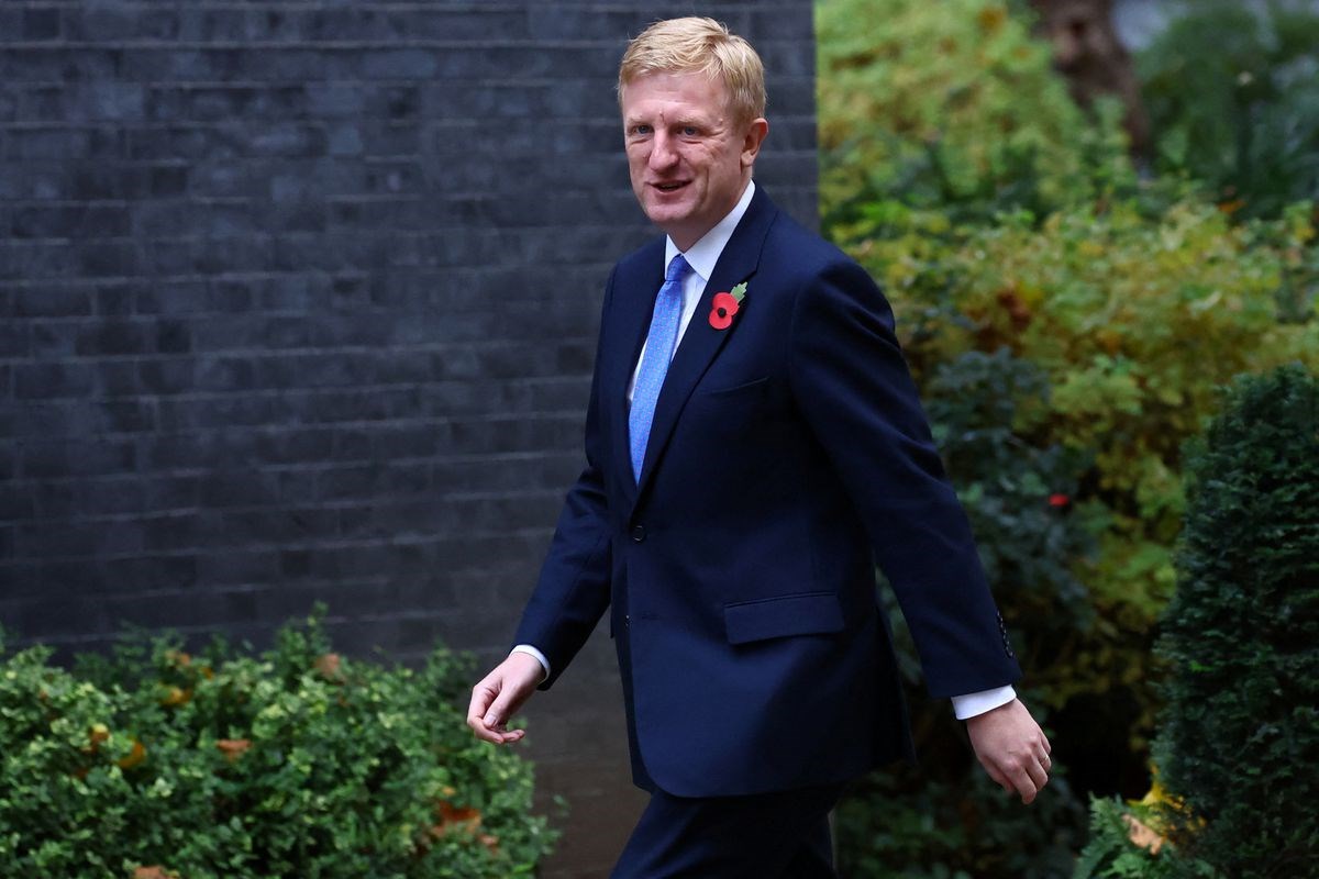 Oliver Dowden walks outside Number 10 Downing Street, in London, Britain November 1, 2022. Source: REUTERS/Hannah McKay