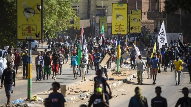 Sudanese demonstrators call for an end of military coup