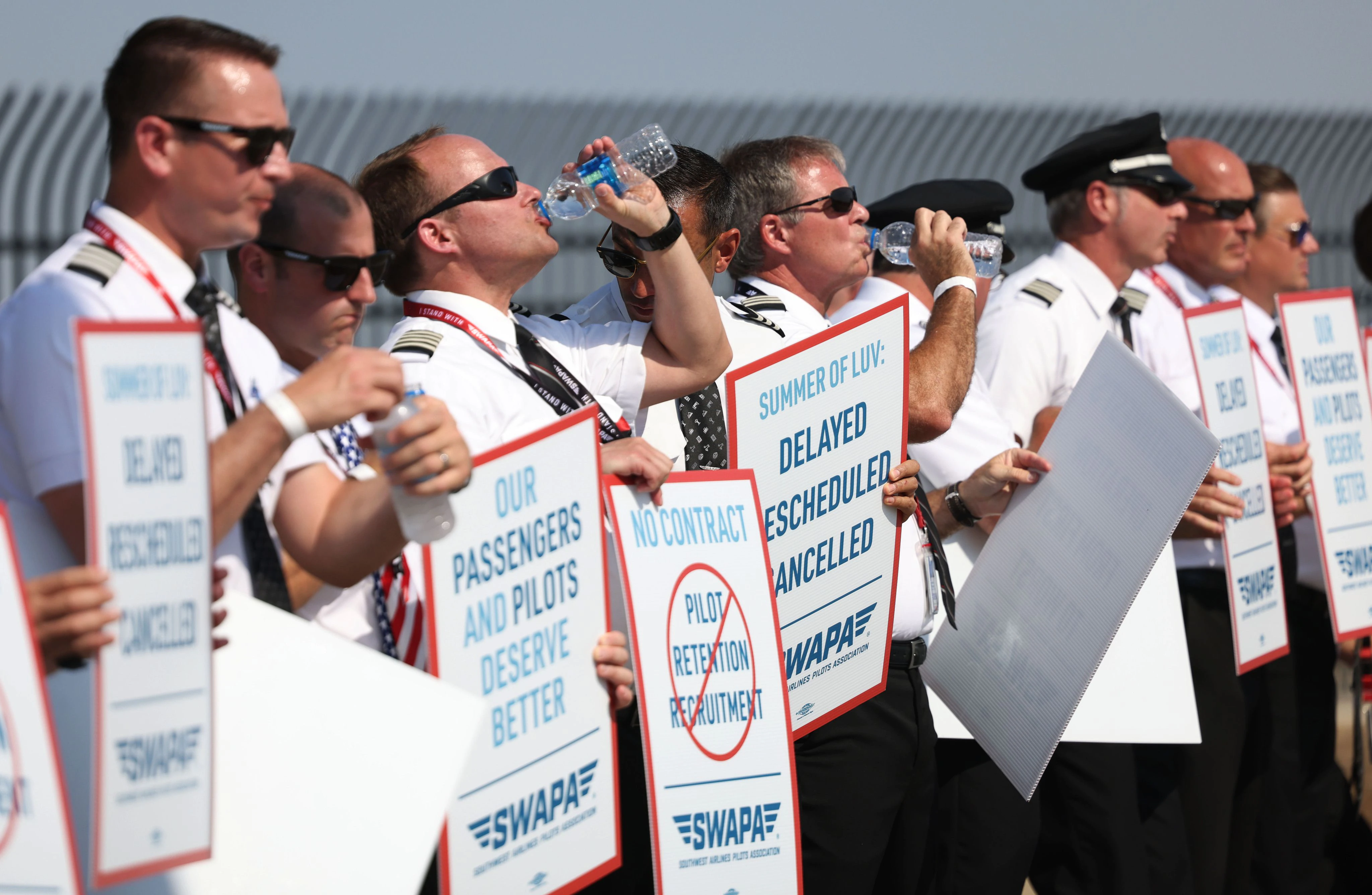 Airline pilots on strike in Texas (Dallas Morning News)