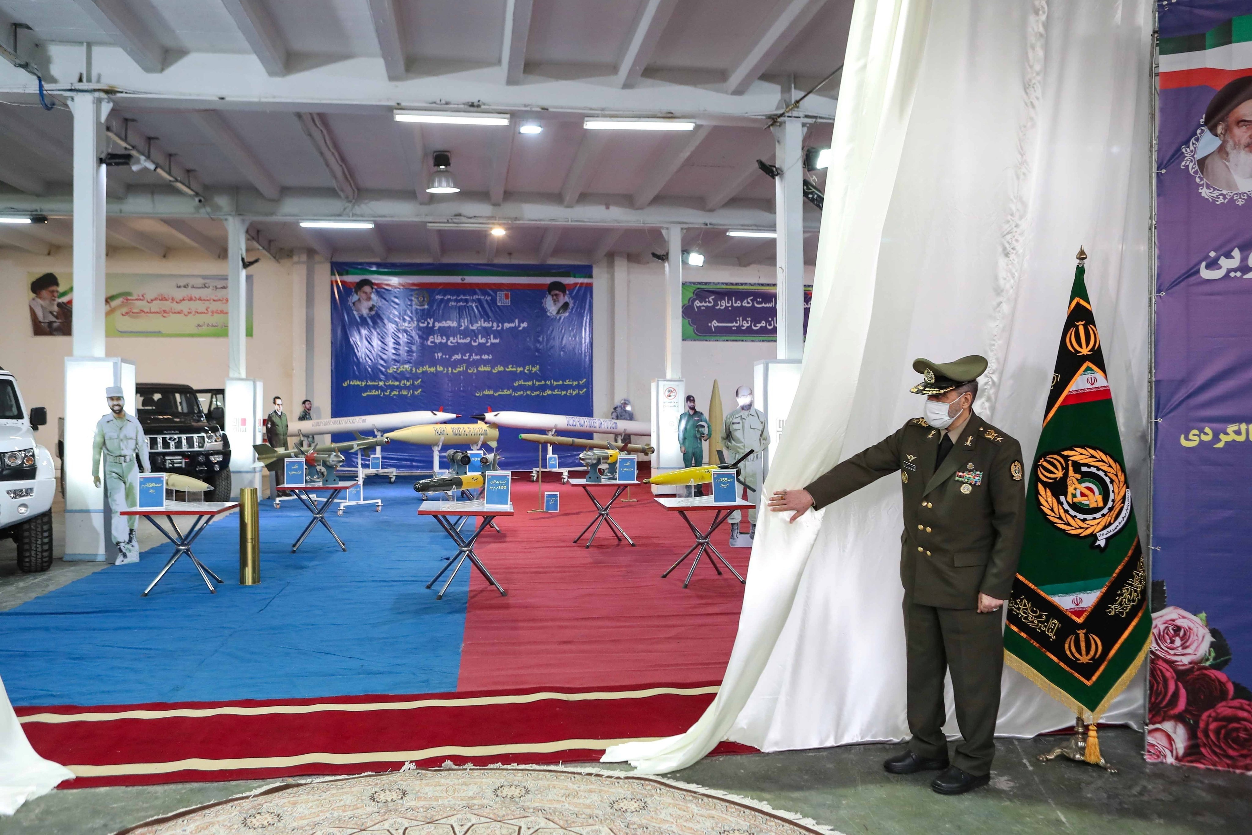 Iranian armed forces unveils new missiles and munition types