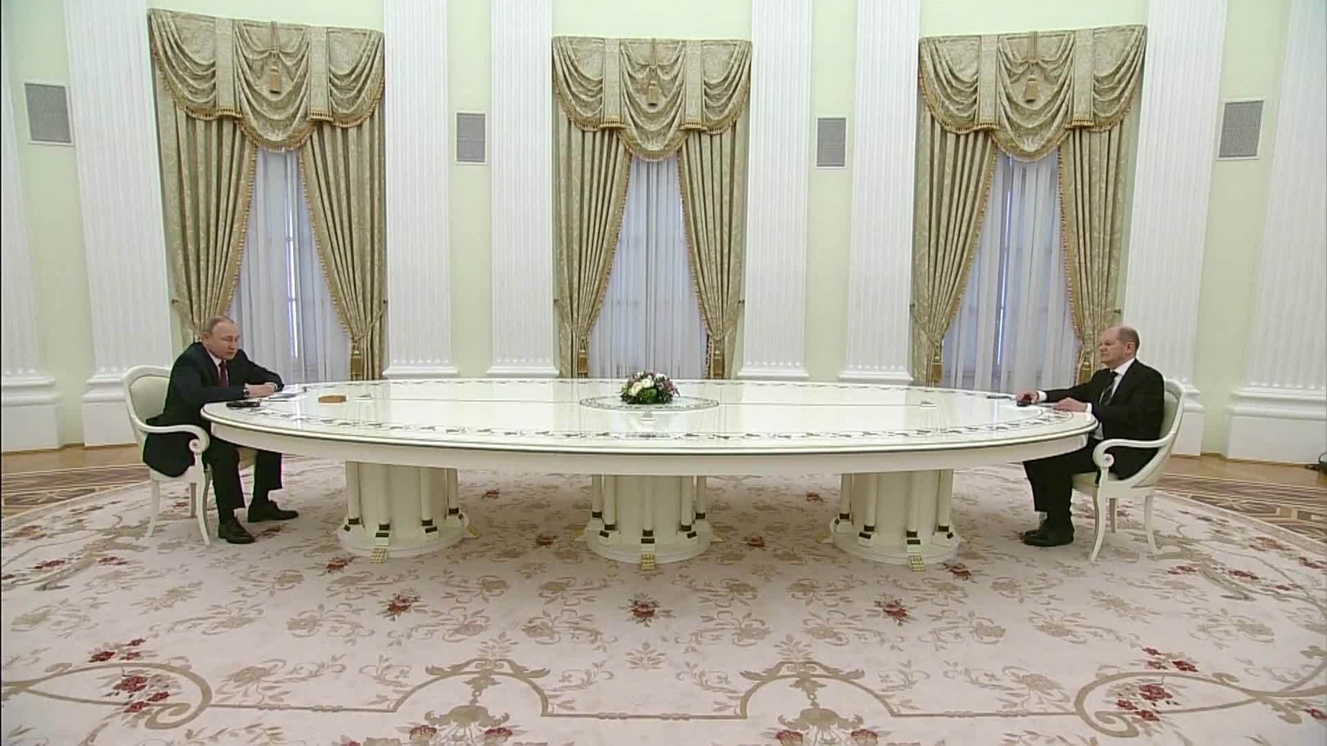 Russian President Vladimir Putin and German Chancellor Olaf Scholz in Moscow, February 15, 2022