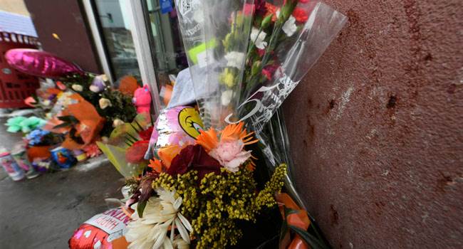 Soaring US shootings kill 3, bystanders 