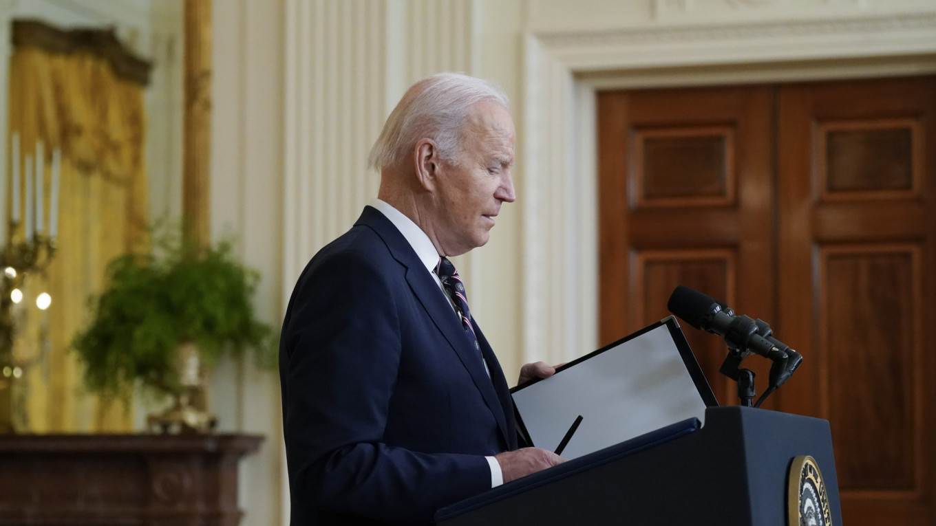 Biden announces 'first tranche' of sanctions targeting Russia