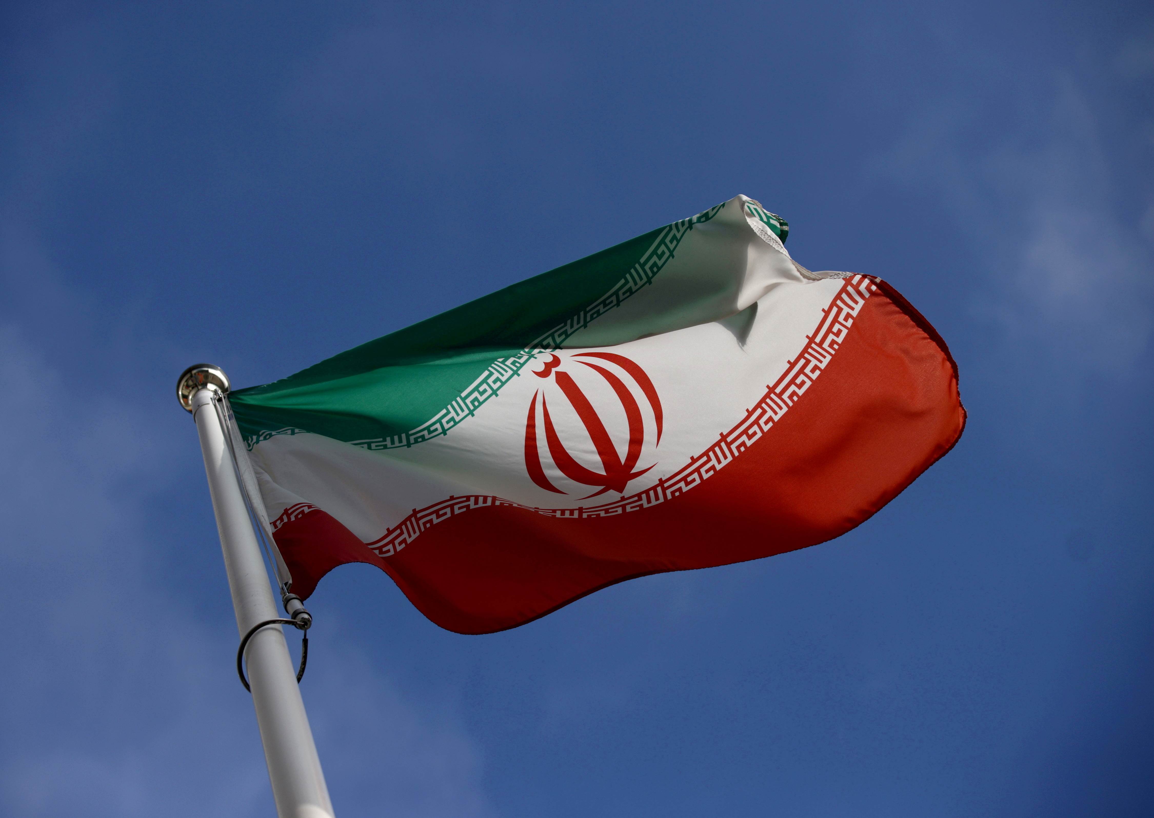 Washington restores sanctions waiver to Iran as deal approaches