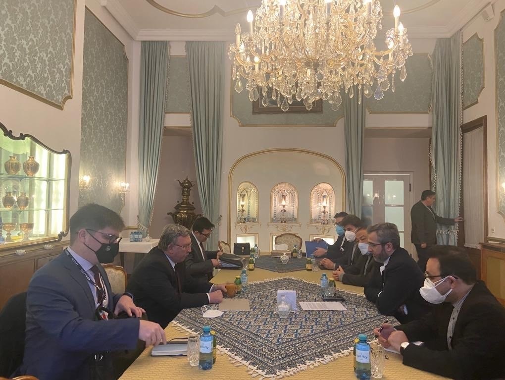 The Iranian delegation to the Vienna Talks in a meeting with the Russian delegation