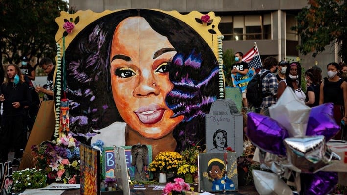 Ex-Louisville police officer tied to Breonna Taylor murder acquitted