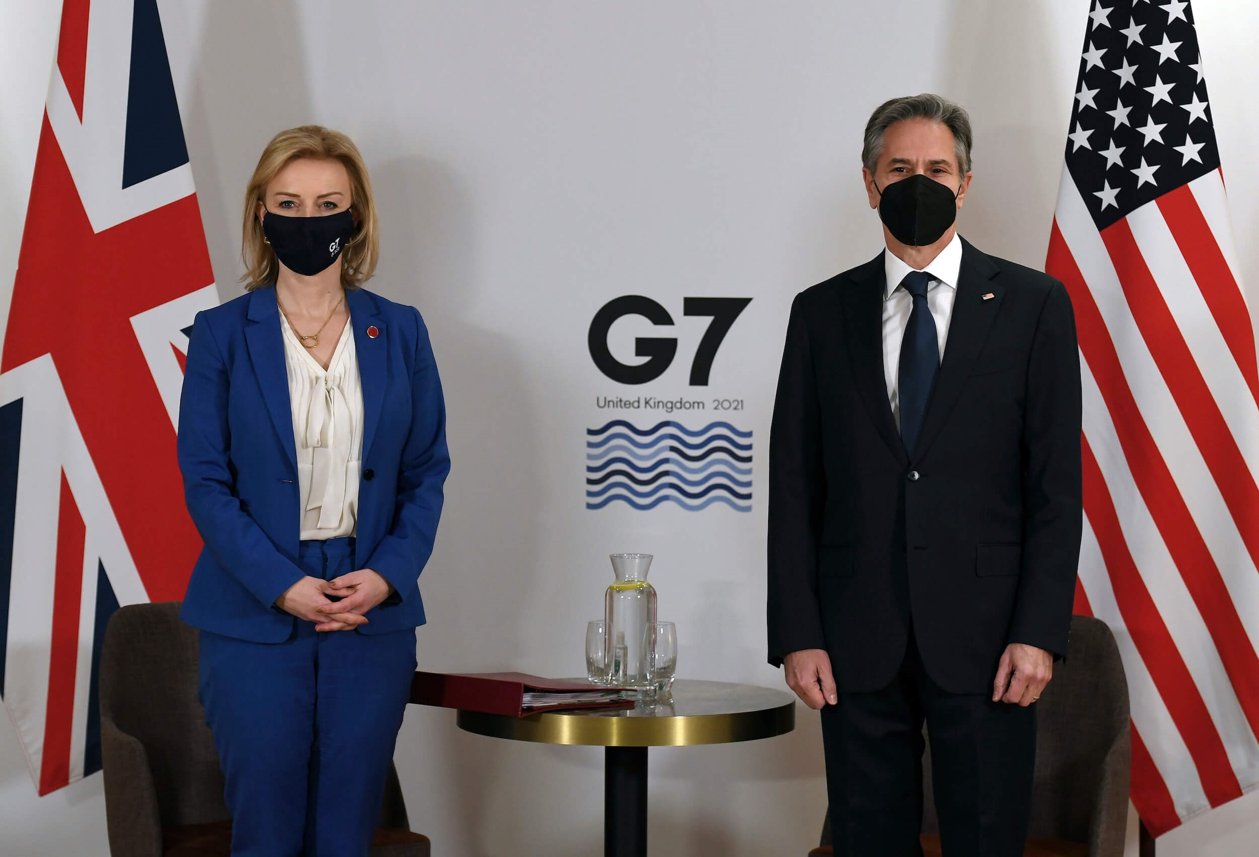 UK Foreign Secretary Liz Truss and her US counterpart Antony Blinken pose ahead of the G7 summit in Liverpool, England, December 10, 2021 (AP)