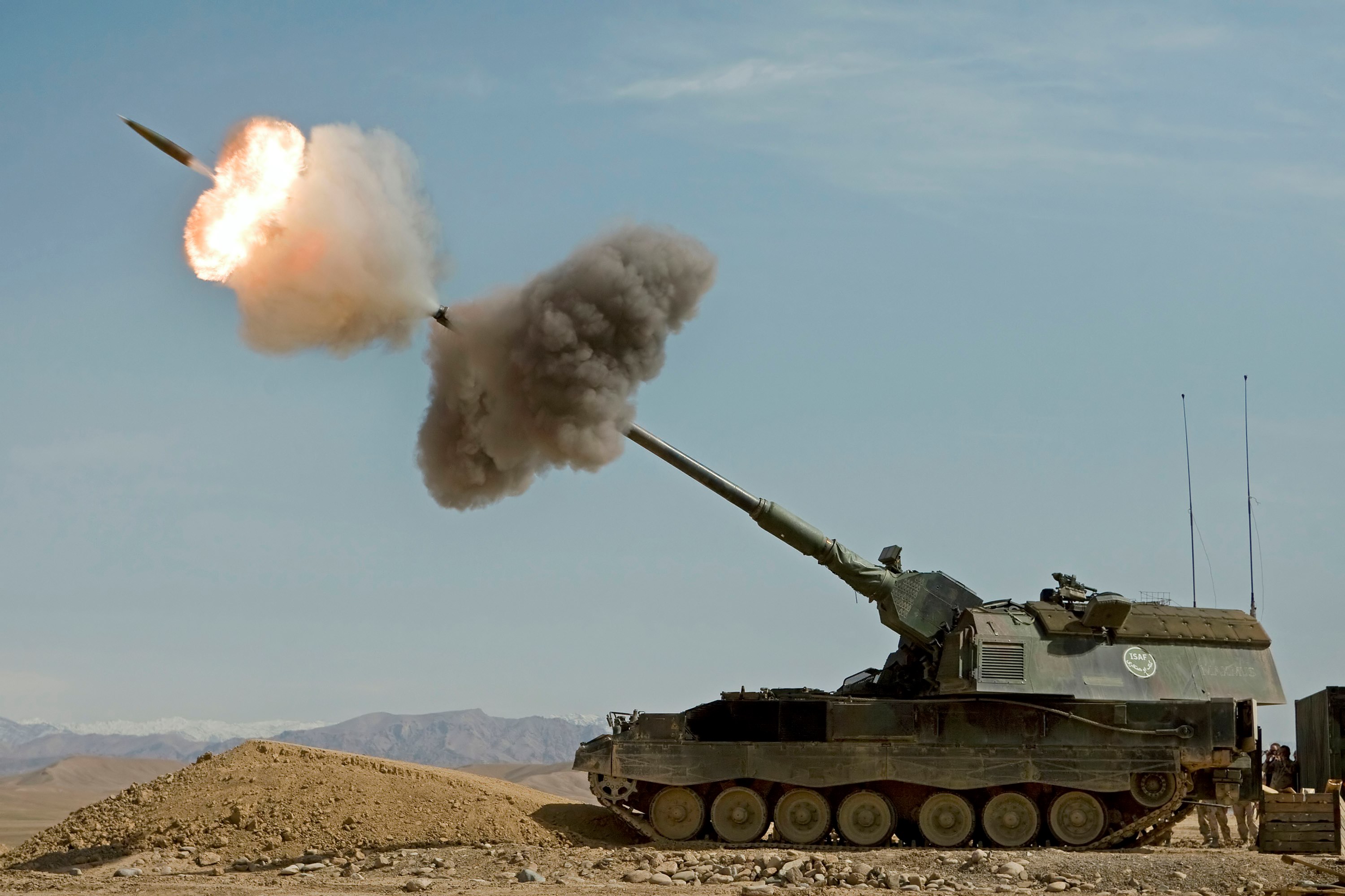 Germany's Panzerhaubitze 2000 howitzer
