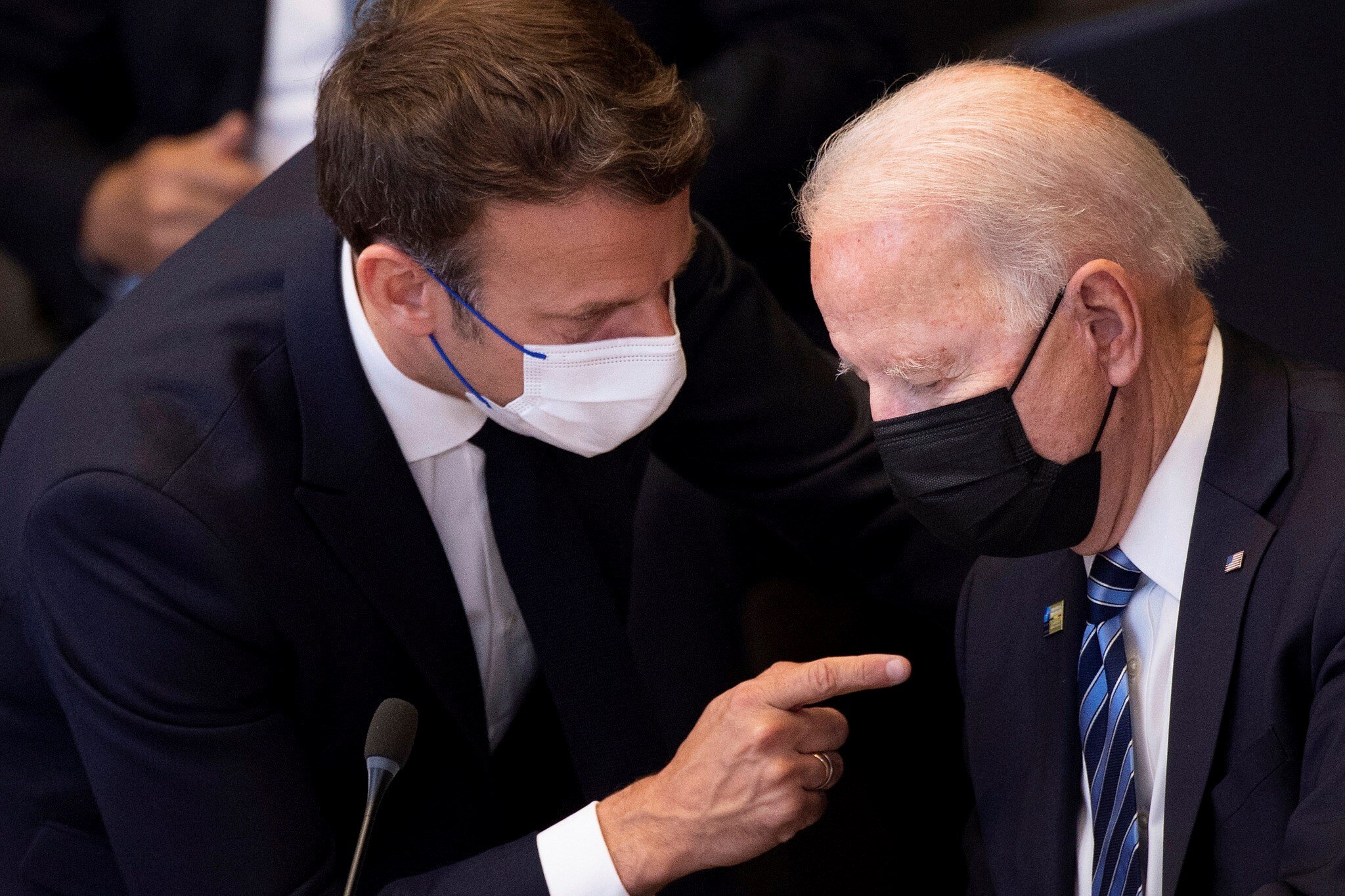 Macron does not join Biden in anti-Russia 