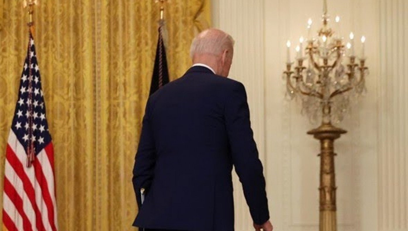 Can Biden turn his ship before midterms chaos