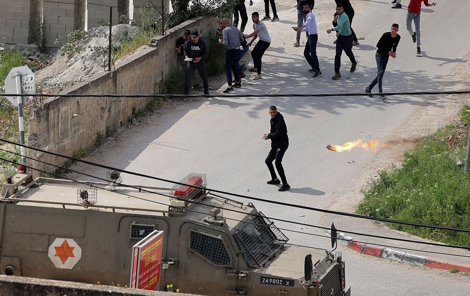 Palestinians confront the occupation forces - Jenin (Archive)