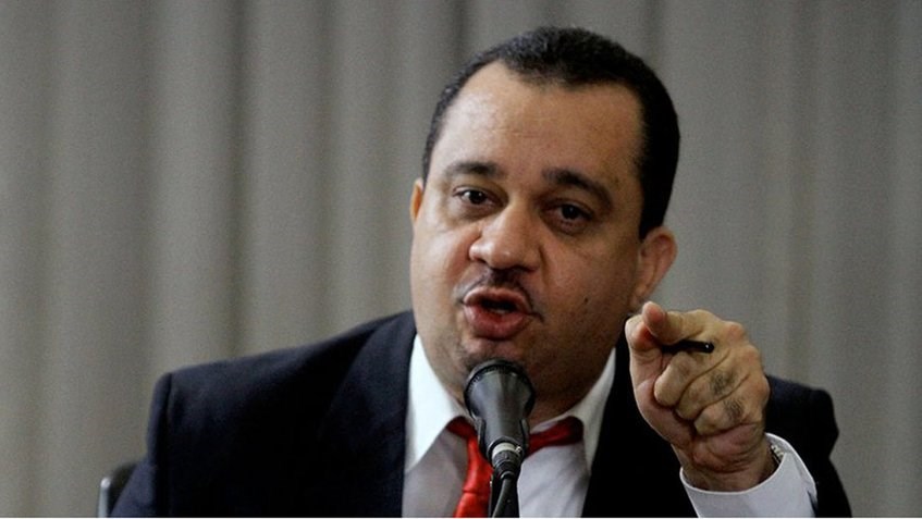 Venezuela: US easing sanctions is a 'stick and carrot' policy