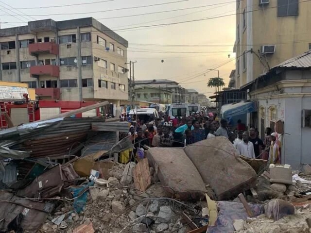 Building collapse in Nigeria: 8 dead, 23 injured