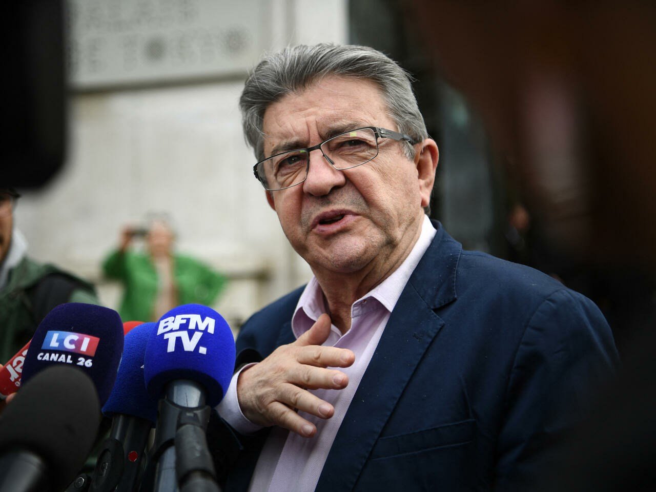 French left set to seal alliance to hamper Macron