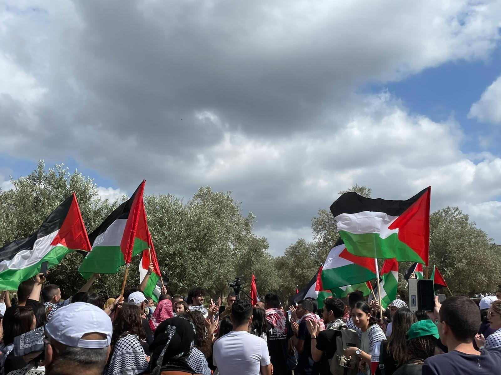 Thousands participate in the Palestinian Return March in the Occupied 48 Territories.