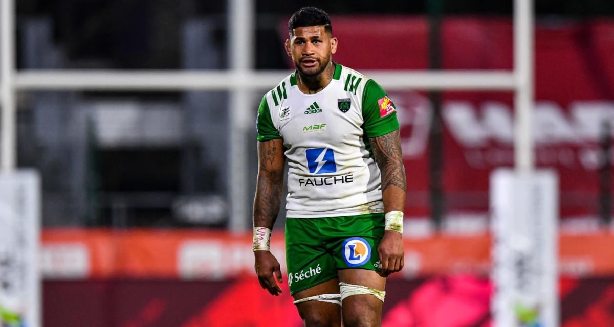 Kelly Meafua, a Samoan back-row forward