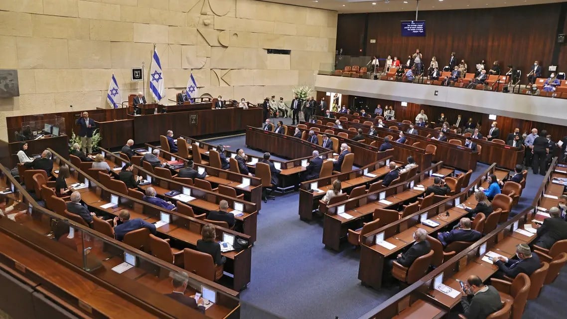 Israeli Knesset votes to dissolve.