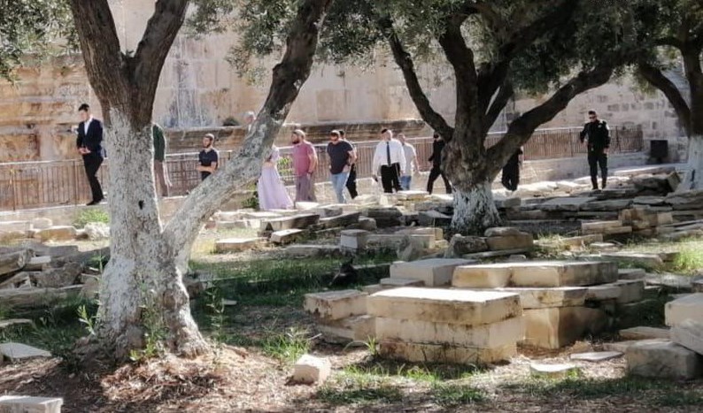 Settlers storming Al-Aqsa Mosque, occupied Al-Quds, June 26, 2022