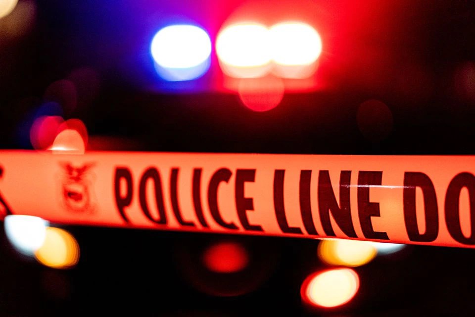 3 police dead in Kentucky while serving domestic violence warrant.