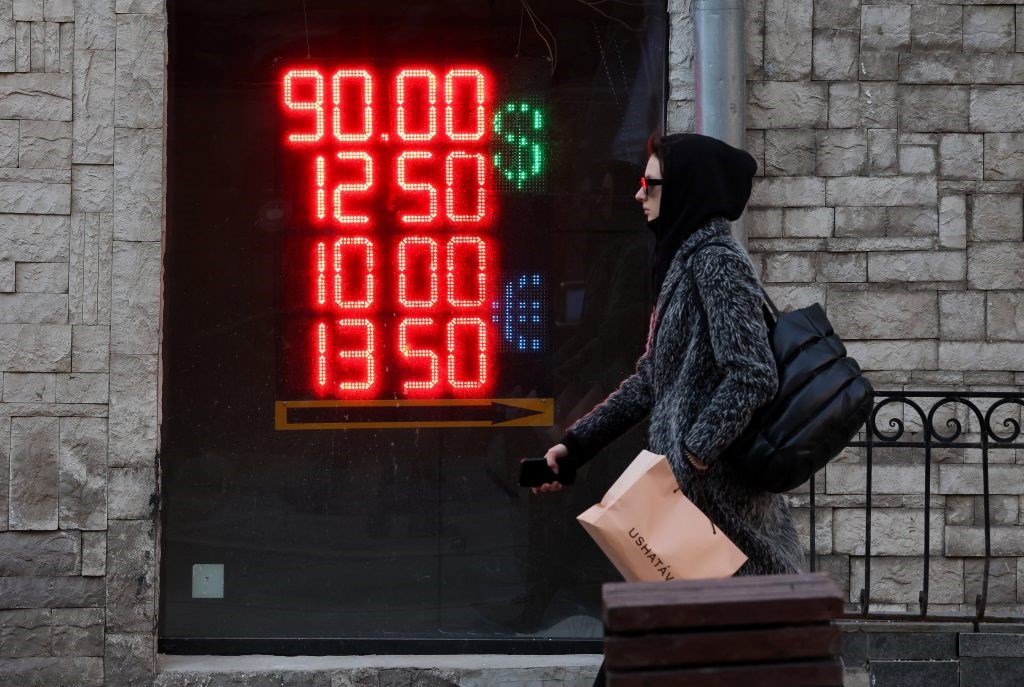 Sanctions had no effect on Moscow's Course and Europe lost 4 governments.