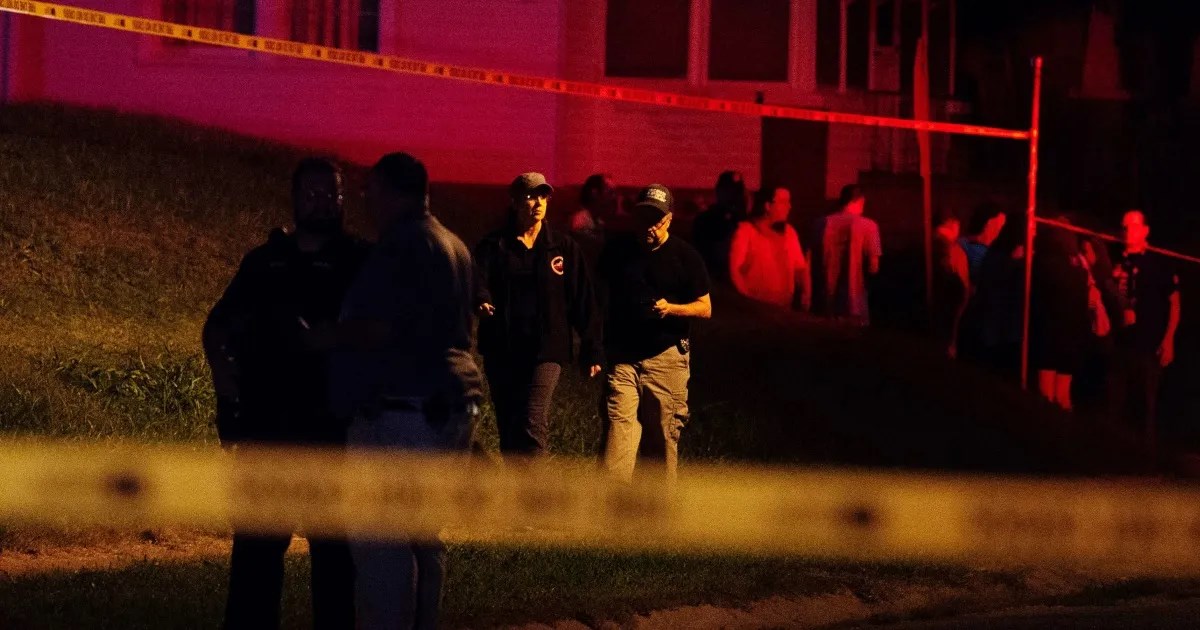 2 dead, 2 wounded in shooting at Kentucky homeless shelter.