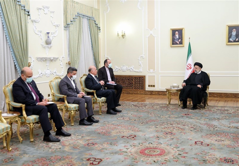 Iranian President Ebrahim Raisi met with Iraqi Foreign Minister Fuad Hussein