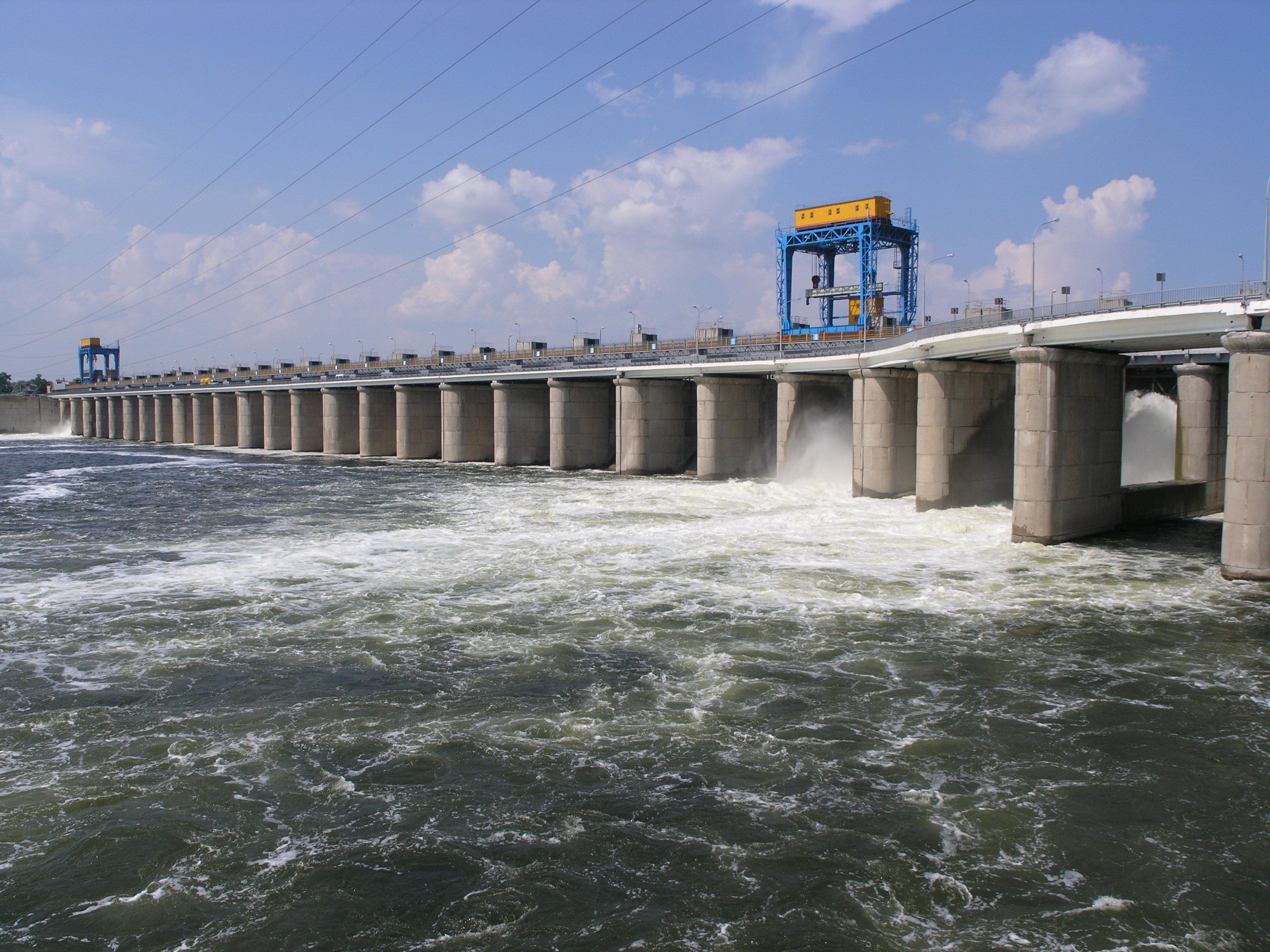 Ukraine shells hydropower plant in Kherson