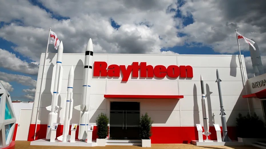 Pentagon awards Raytheon and Lockheed $311Mln to replenish Javelin stocks.