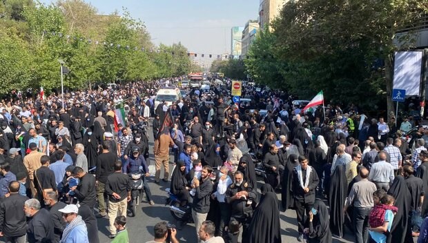 People in the Iranian capital of Tehran held a massive anti-rioters rallies after Friday Prayers denouncing riots in the country, in which several security forces were killed, TEHRAN, Sep. 23, 2022 (MNA)