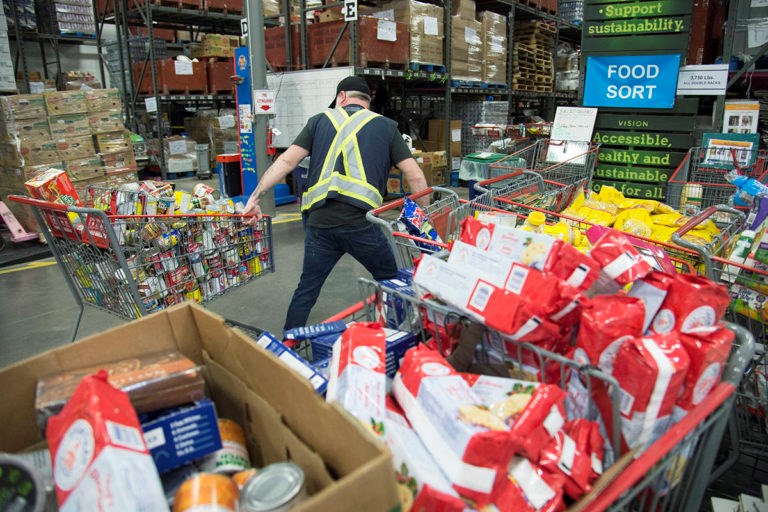 Canadian food banks struggle as inflation rises (The Canadian Press)