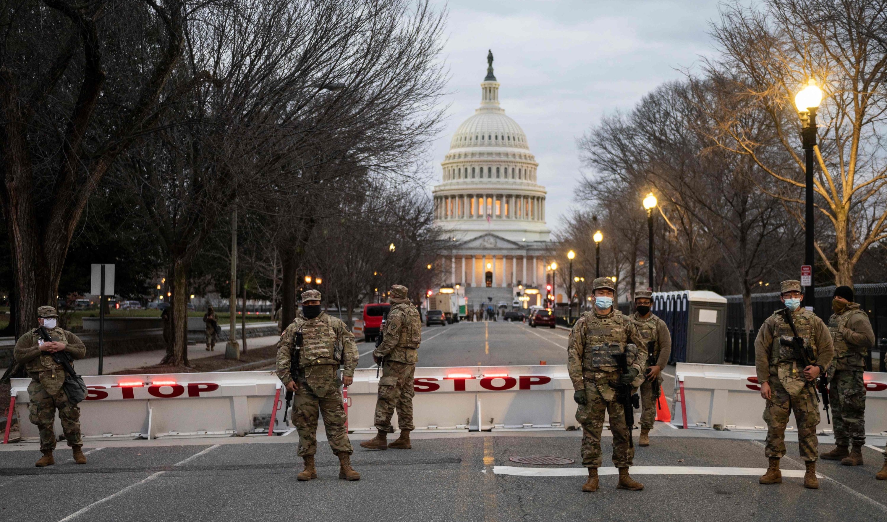 Members of the U.S. National Guard stand watch at the U.S. Capitol in Washington, D.C., U.S., Jan. 17, 2021. (AFP)
