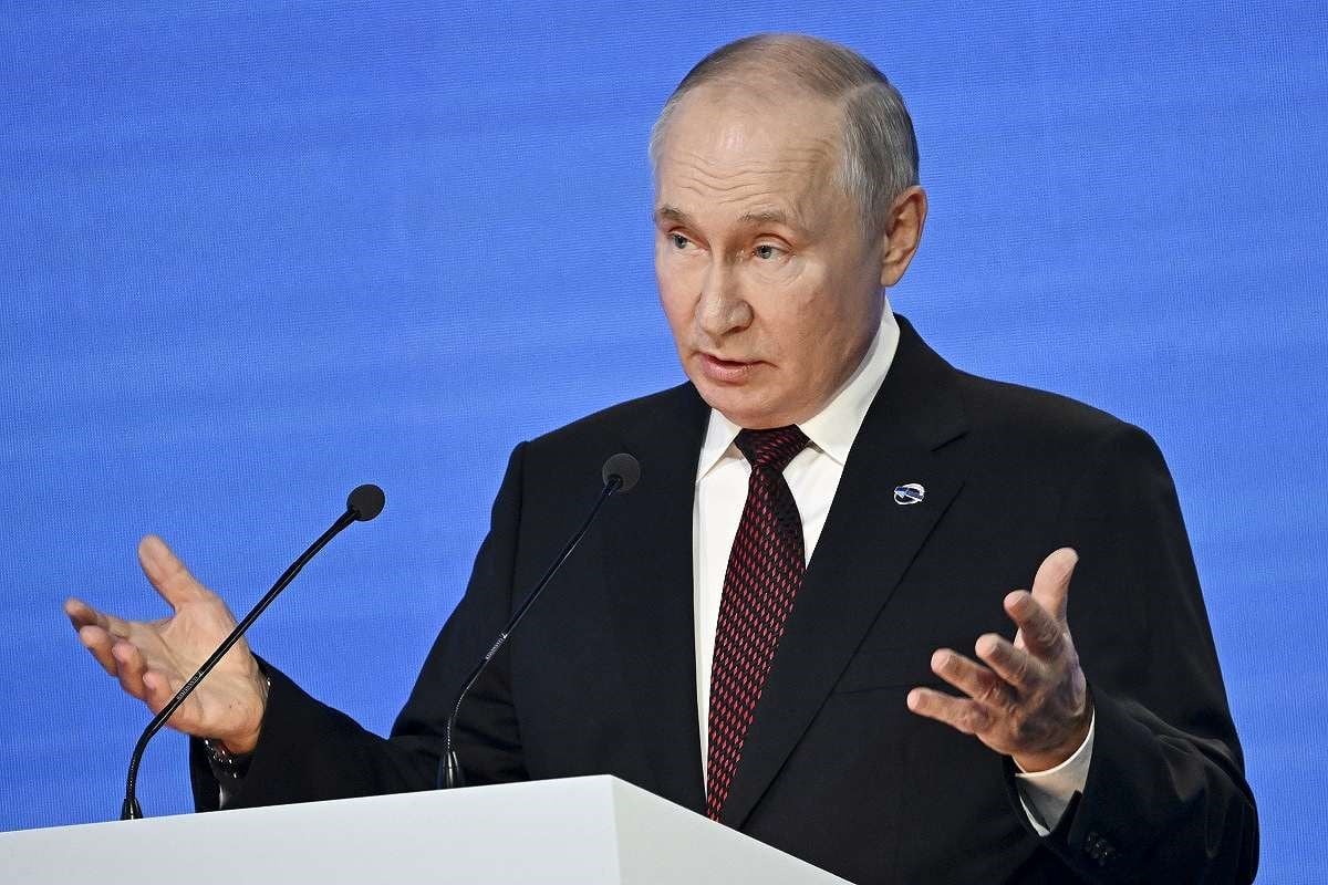Russian President Vladimir Putin gestures while speaking at the annual meeting of the Valdai Discussion Club in the Black Sea resort of Sochi, Russia on Oct. 5, 2023 (AP/Pool)