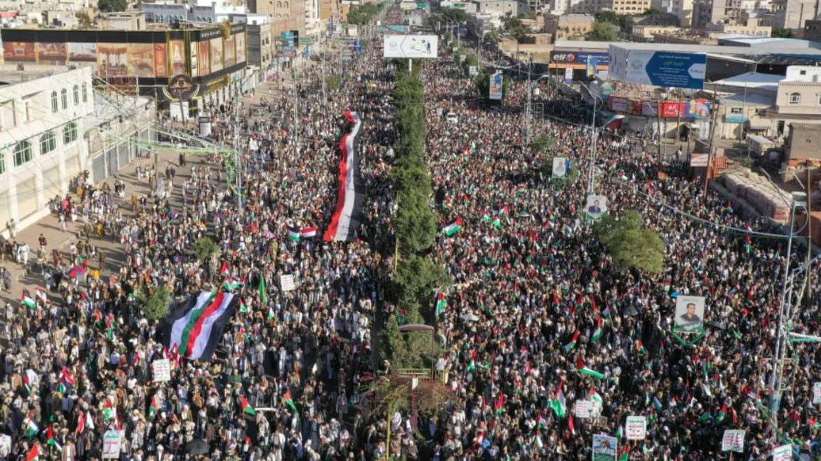 Yemenis gather during a pro-Palestinian rally to express solidarity with Palestinians in Gaza, in Sanaa, Yemen on October 20. (Ansar Allah Media Center)