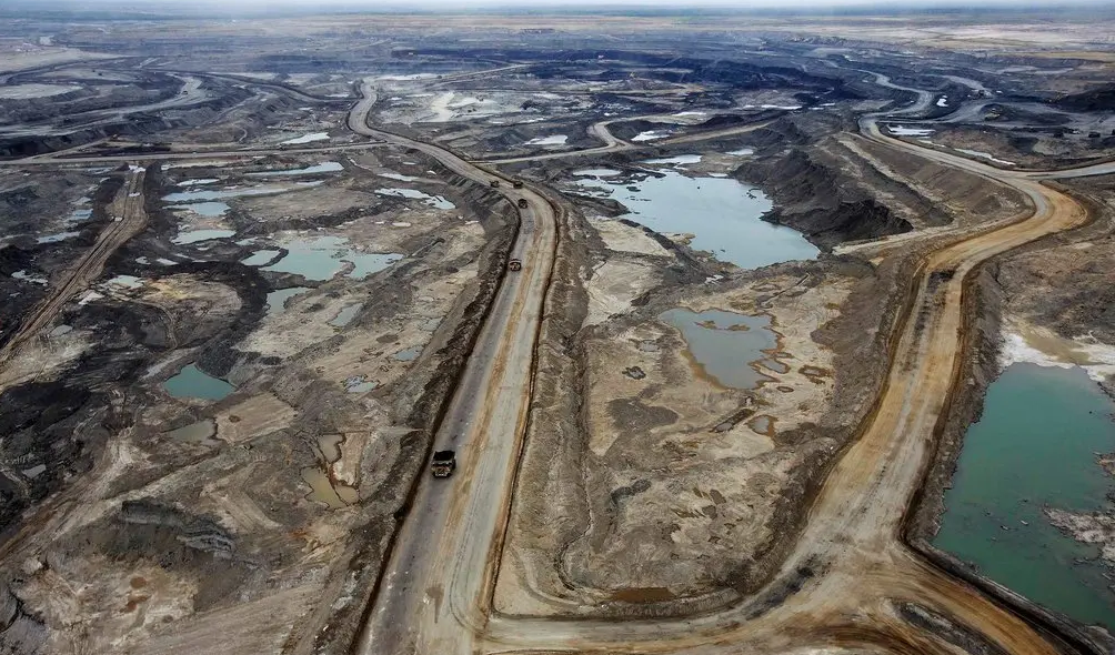 An oil sands operation near Fort McMurray, Alberta (Reuters).